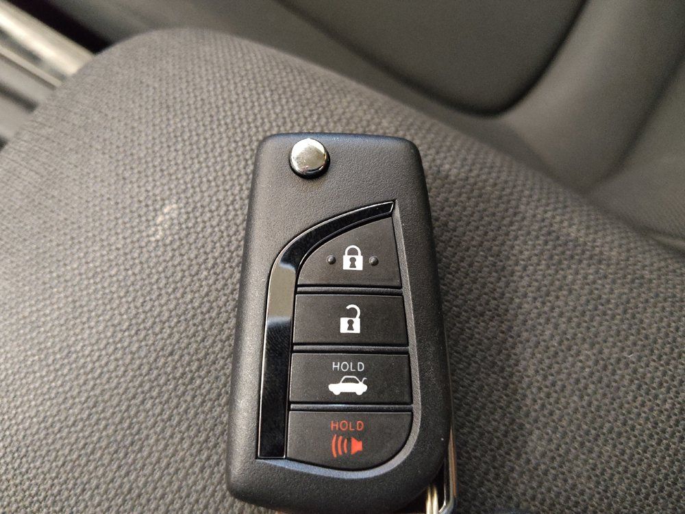 Used 2021 Toyota Corolla LE FWD image 32