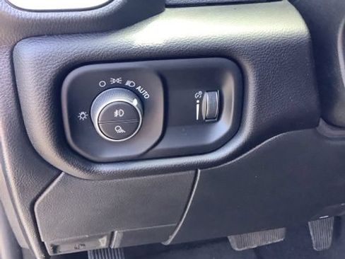 Certified 2025 RAM 2500 Big Horn AWD/4WD image 25