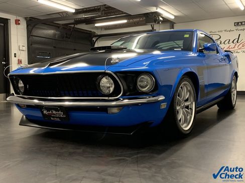 Used 2010 Ford Mustang GT image 5