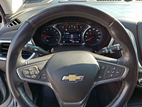 Used 2020 Chevrolet Equinox LT FWD image 19