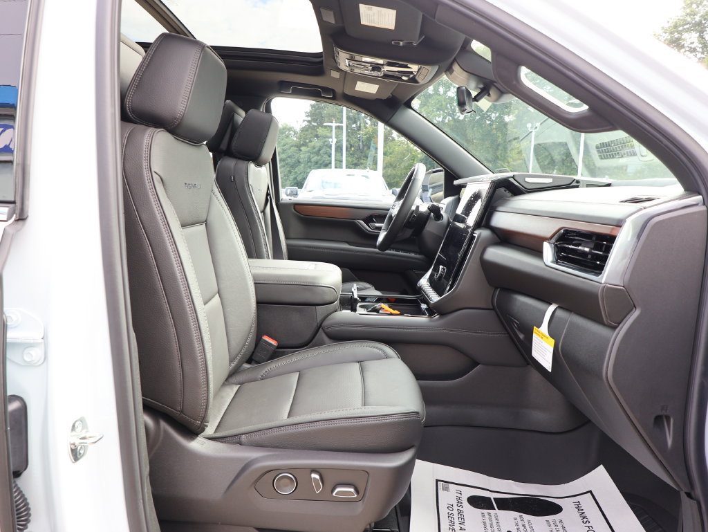 New 2026 GMC Yukon Denali w/ Advanced Technology Package AWD/4WD image 45