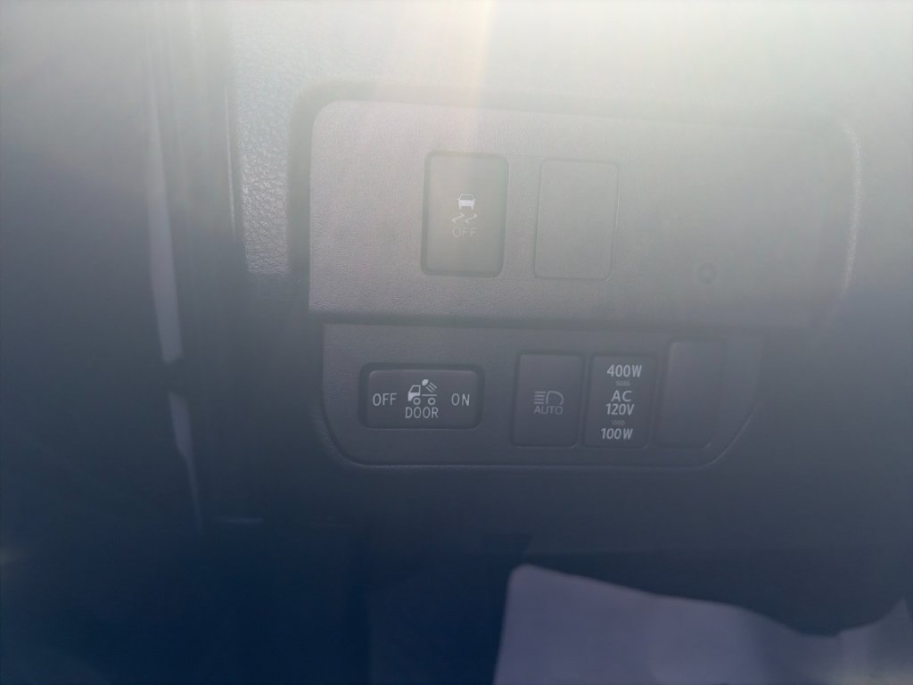 Used 2023 Toyota Tacoma TRD Off-Road AWD/4WD image 32