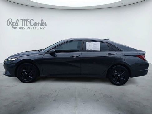 Used 2021 Hyundai Elantra SEL w/ Convenience Package FWD image 2