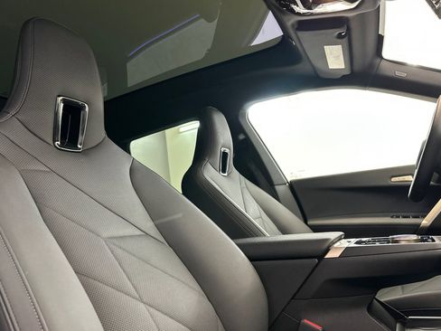 Certified 2024 BMW iX xDrive50 w/ Premium Package image 33