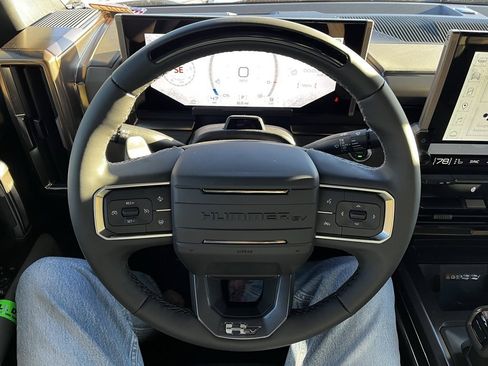 New 2025 GMC Hummer EV 3X image 10