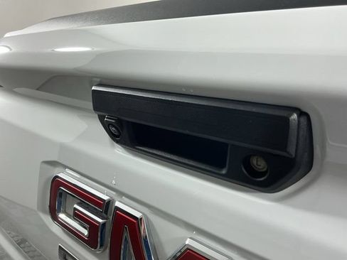 Used 2024 GMC Canyon Denali AWD/4WD image 8