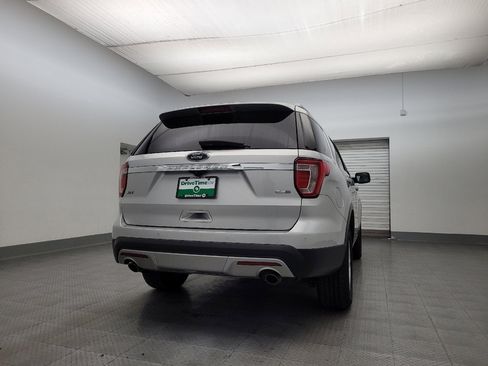 Used 2017 Ford Explorer XLT w/ Equipment Group 202A image 7