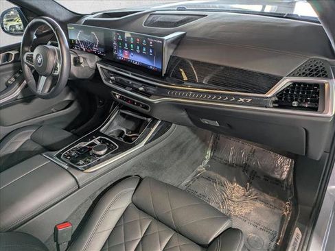Used 2024 BMW X7 xDrive40i w/ M Sport Package AWD/4WD image 23