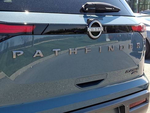 New 2026 Nissan Pathfinder Platinum AWD/4WD image 12