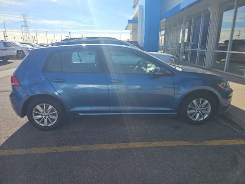 Used 2019 Volkswagen Golf S image 2