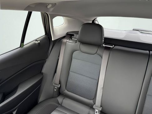 New 2026 Chevrolet Trax LT w/ Sunroof Package FWD image 30