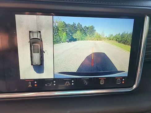 Used 2023 GMC Yukon XL Denali w/ Denali Reserve Package image 19