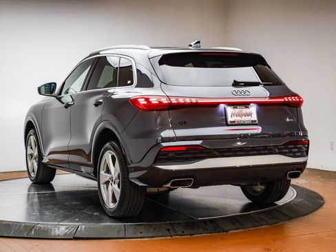 Certified 2025 Audi Q5 Premium Plus w/ Premium Plus image 9