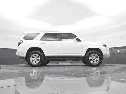 Used 2015 Toyota 4Runner SR5 Premium AWD/4WD image 25