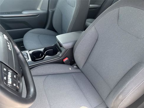 Used 2025 Kia K4 FWD image 11