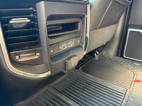 Used 2022 RAM 2500 Laramie AWD/4WD image 16
