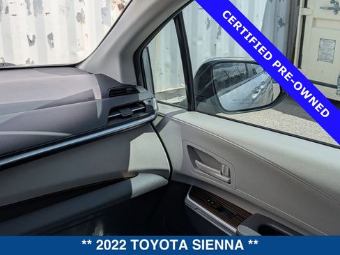 Used 2022 Toyota Sienna LE FWD image 17