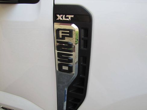 Used 2024 Ford F250 XLT w/ FX4 Off-Road Package AWD/4WD image 26
