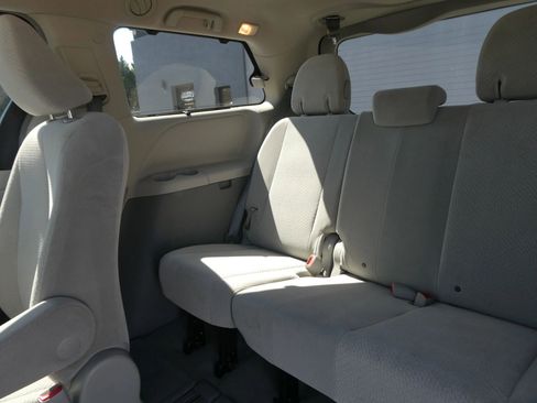 Used 2011 Toyota Sienna LE image 26