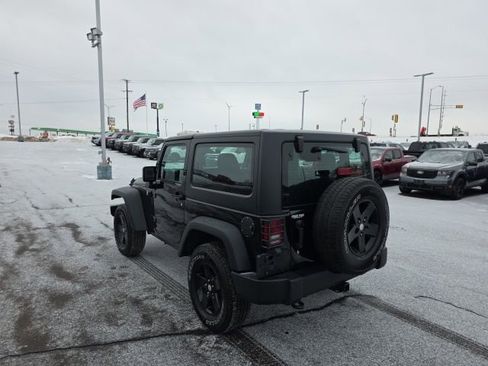 Used 2018 Jeep Wrangler Sport w/ Connectivity Group image 5
