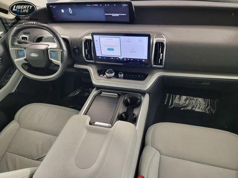 Used 2025 Ford Expedition Platinum AWD/4WD image 31