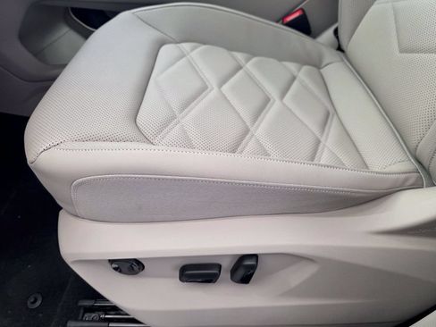 New 2026 Volkswagen Atlas SE FWD image 21