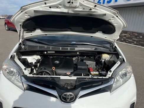 Used 2018 Toyota Sienna LE image 23