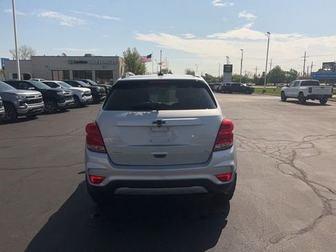 Used 2019 Chevrolet Trax LT w/ LT Convenience Package FWD image 7
