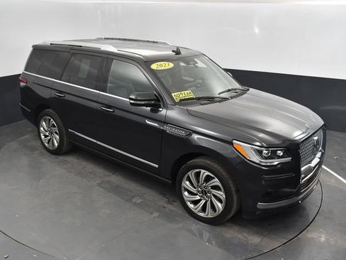 Used 2023 Lincoln Navigator Reserve AWD/4WD image 38