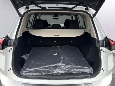 New 2026 Nissan Rogue SV w/ Cold Weather Package FWD image 32