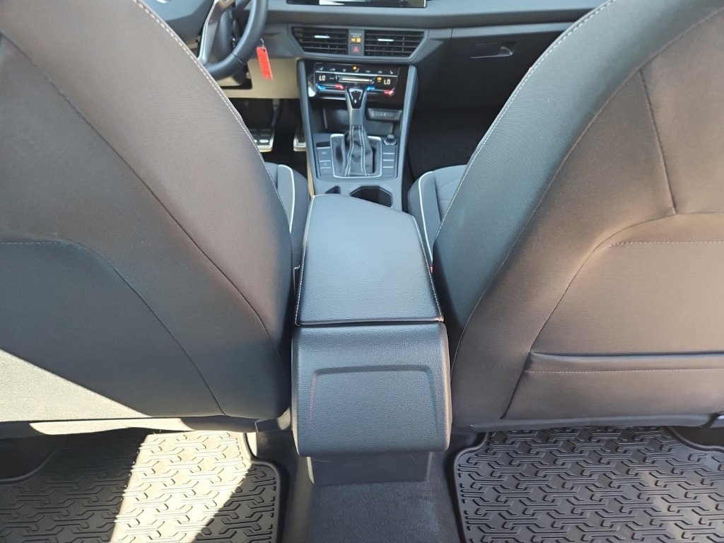 Used 2025 Volkswagen Jetta Sport FWD image 33