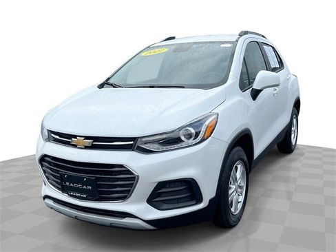 Used 2022 Chevrolet Trax LT w/ LT Convenience Package image 1