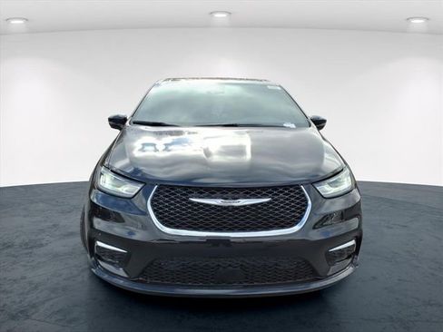 New 2026 Chrysler Pacifica Select image 4