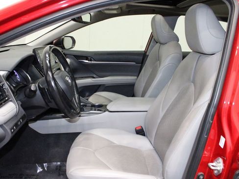 Used 2021 Toyota Camry XSE image 11