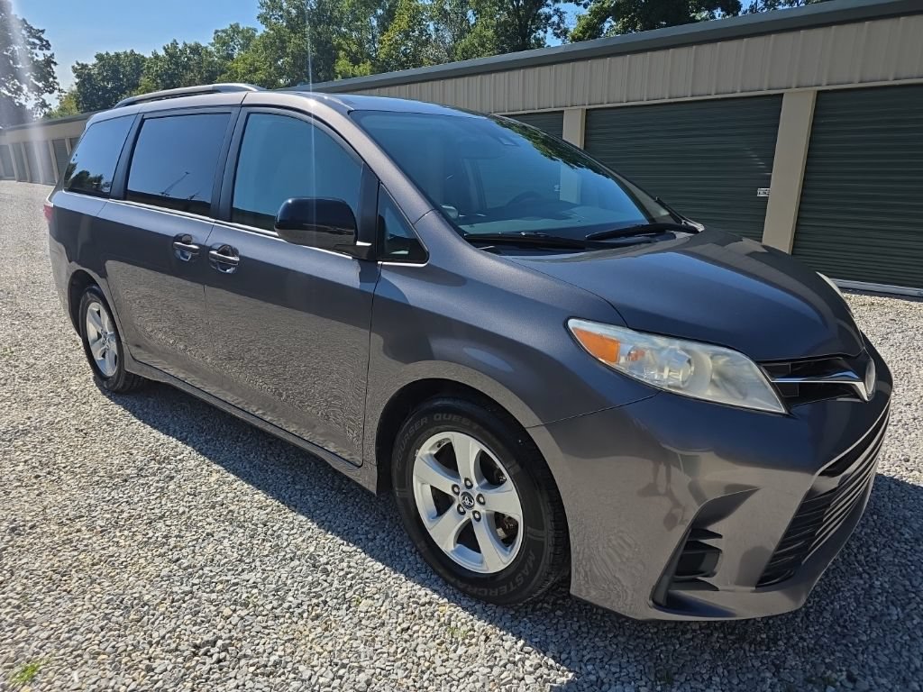 Certified 2018 Toyota Sienna LE FWD image 8