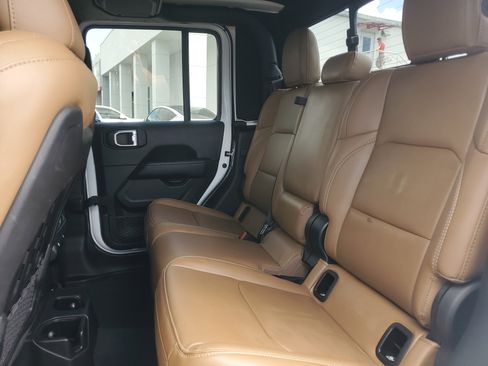 Used 2022 Jeep Gladiator Rubicon w/ LED Lighting Group image 12