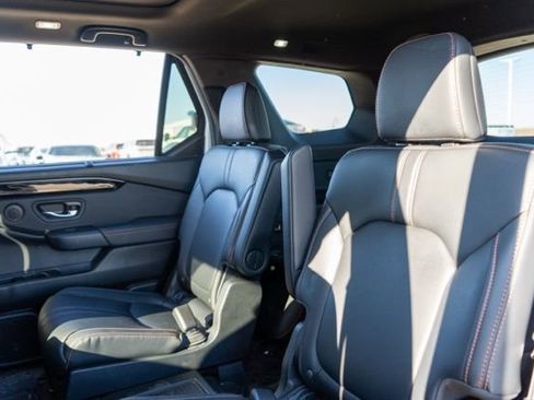 Used 2024 Honda Pilot TrailSport image 15