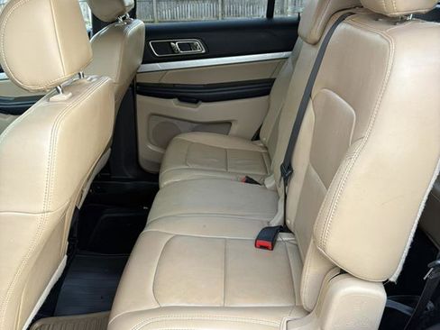 Used 2017 Ford Explorer XLT w/ Equipment Group 202A image 11