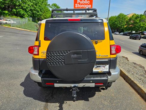 Used 2007 Toyota FJ Cruiser 4WD image 3