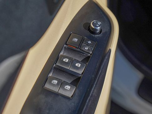 Used 2019 Toyota Highlander XLE image 20