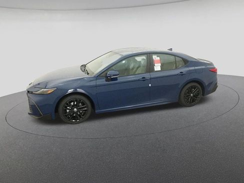 New 2026 Toyota Camry SE image 2