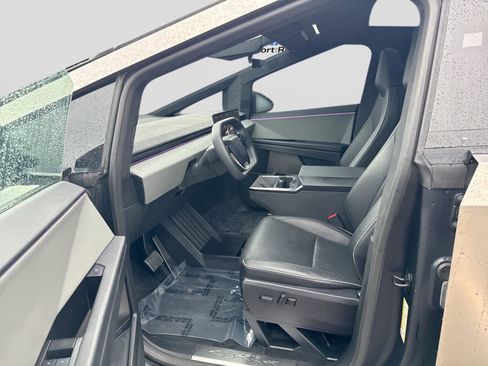 Used 2024 Tesla Cybertruck Cyberbeast AWD/4WD image 10