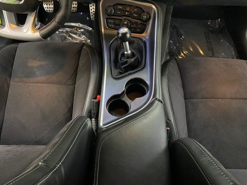 Used 2015 Dodge Challenger SRT w/ Technology Group image 18