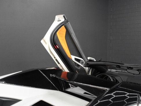 Used 2014 Lamborghini Aventador LP 700-4 AWD/4WD image 8