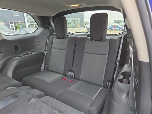 Used 2019 Nissan Pathfinder SV image 40