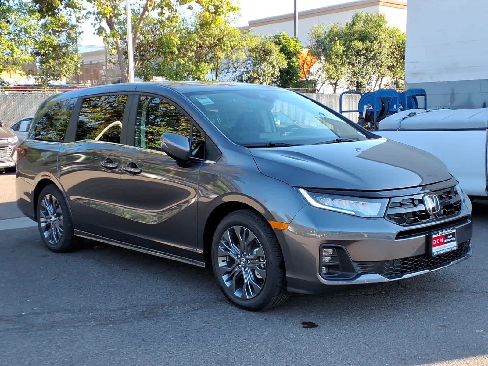 New 2027 Honda Odyssey Touring image 3