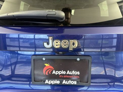 Used 2021 Jeep Renegade Latitude w/ Convenience Group AWD/4WD image 7
