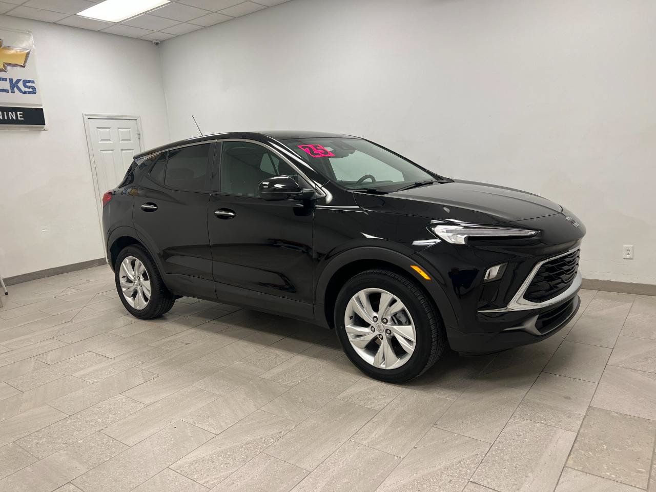 Used 2025 Buick Encore GX Preferred FWD image 3