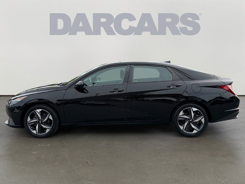 Used 2023 Hyundai Elantra SEL w/ Convenience Package FWD image 3