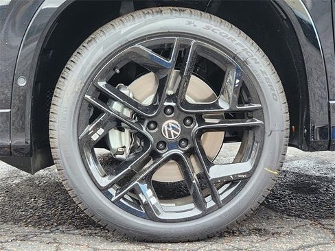 New 2026 Volkswagen Tiguan SE R-Line image 9